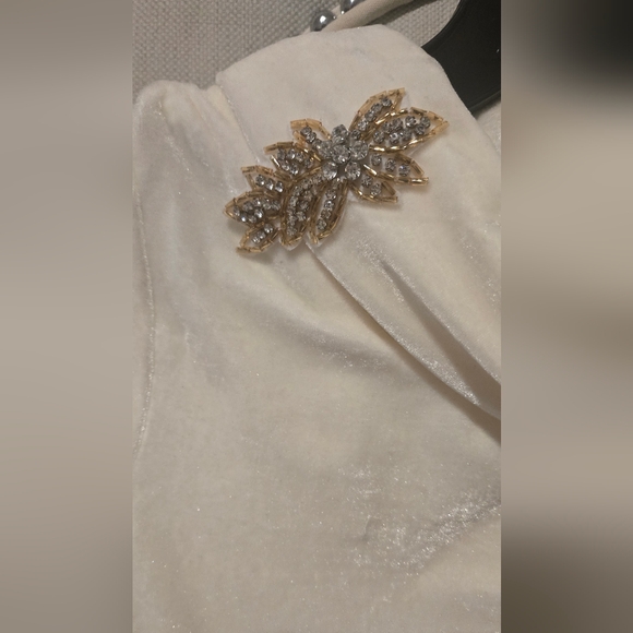 Joyfolie Mia Joy Cream Velvet Dress - Picture 5 of 5